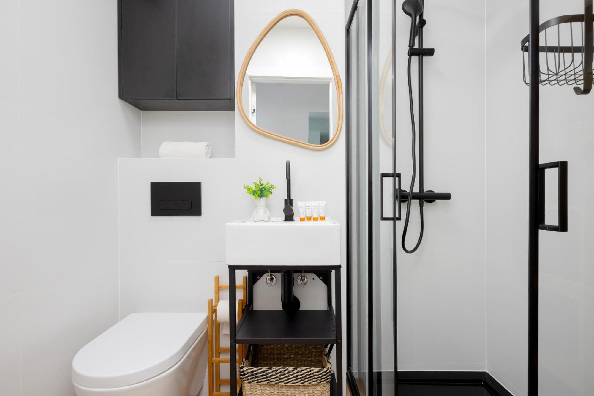 Apartament Cozy Near Royal Baths Park By Renters